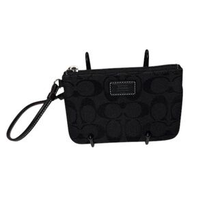 Coach Classic Signature Wristlet EUC